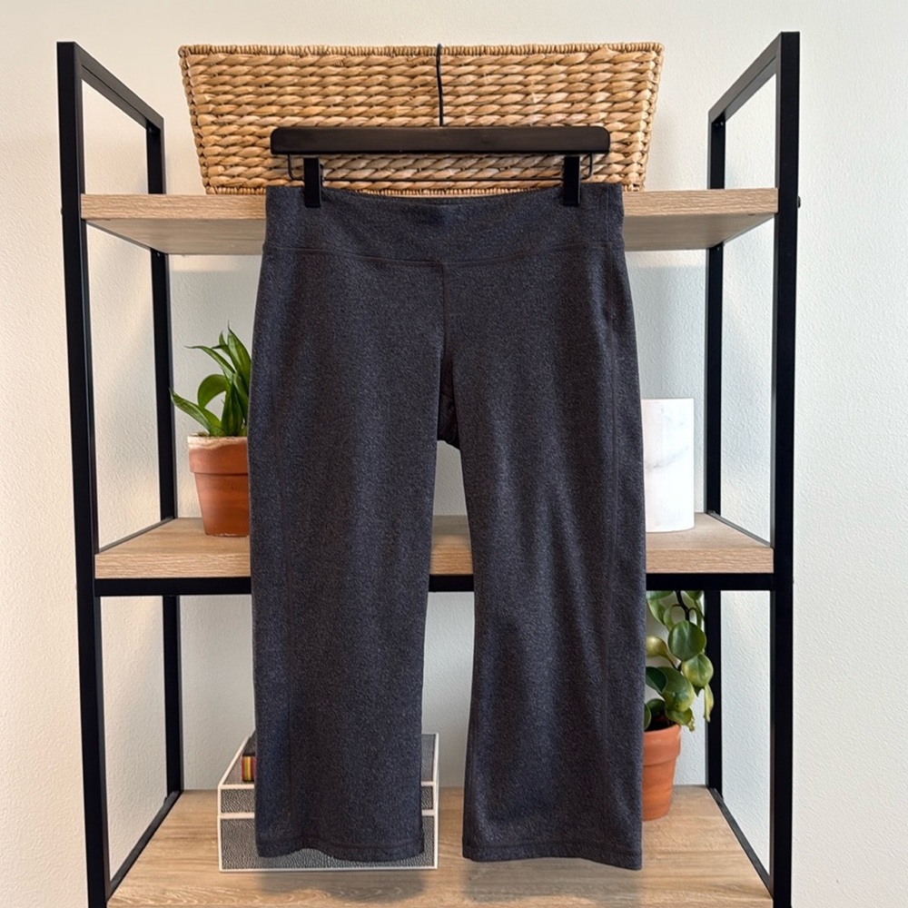Athleta Mid-Rise Kickbooty 7/8 Capri Legging Pull On Pants, M